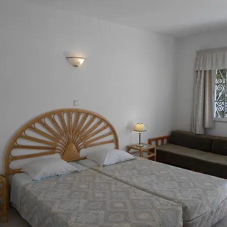 Dona Ana Garden לאגוּ‏ש