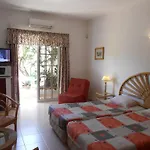 Gasthuis Dona Ana Garden Lagos